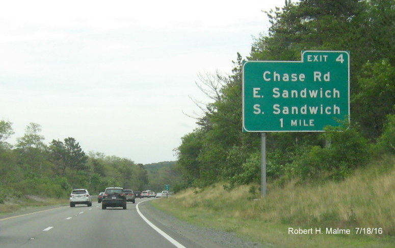 Image of 1-mile advance sign for Chase Rd exit on US 6 in Sandwich