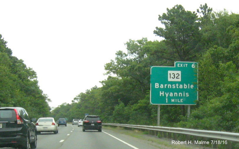 Image of 1-Mile advance sign for MA 132 exit on US 6 East in Barnstable