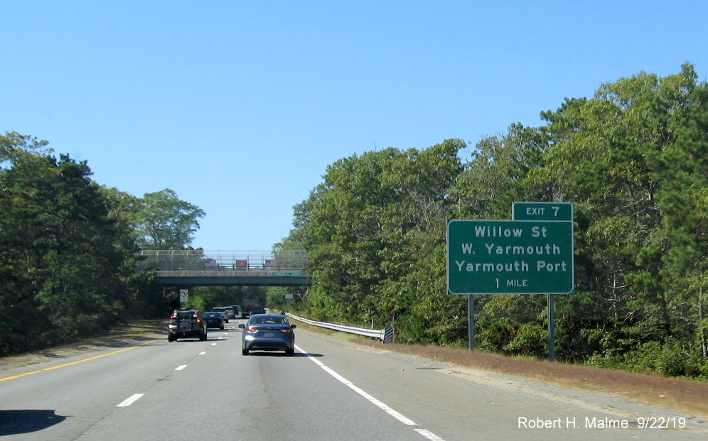 Image of 1-mile advance sign for Willow Street exit on US 6 West in Yarmouth put up in the summer of 2018