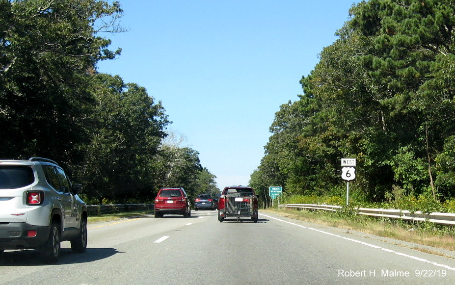 Image of new style West US 6 reassurance marker following MA 149 exit in Barnstable