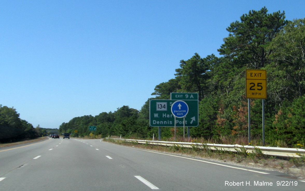 Image of recently placed ground mounted ramp sign for MA 134 South exit on US 6 West in Dennis