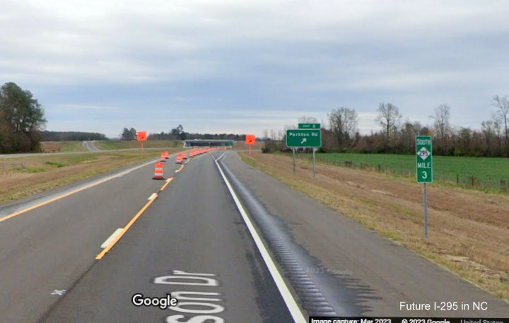 Image of a South NC 295 mile marker along
        NC 295/Fayetteville Outer Loop approaching the Parkton Road exit, Google Maps Street View, March 2023