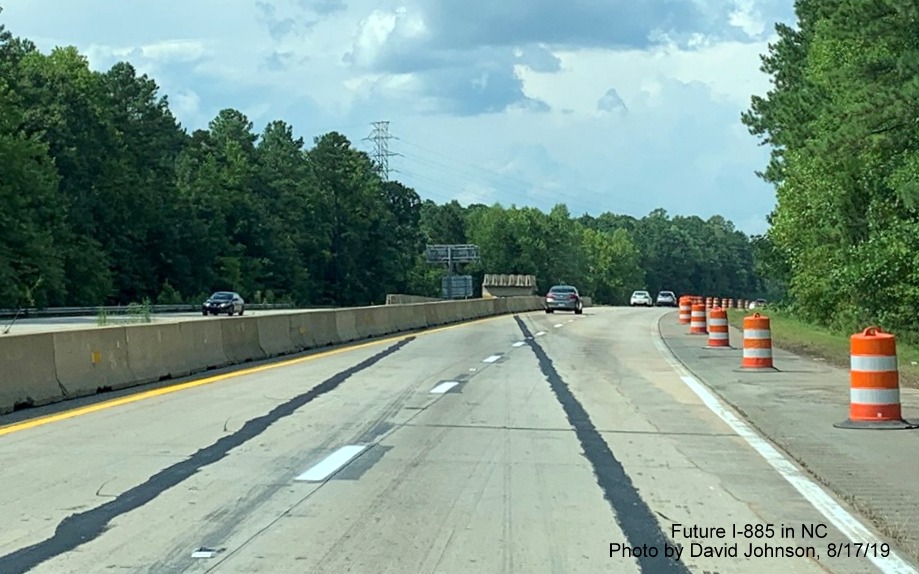 Image of start of new NC 147 North lanes at southern end of East End Connector Project work zone in Durham, by David Johnson