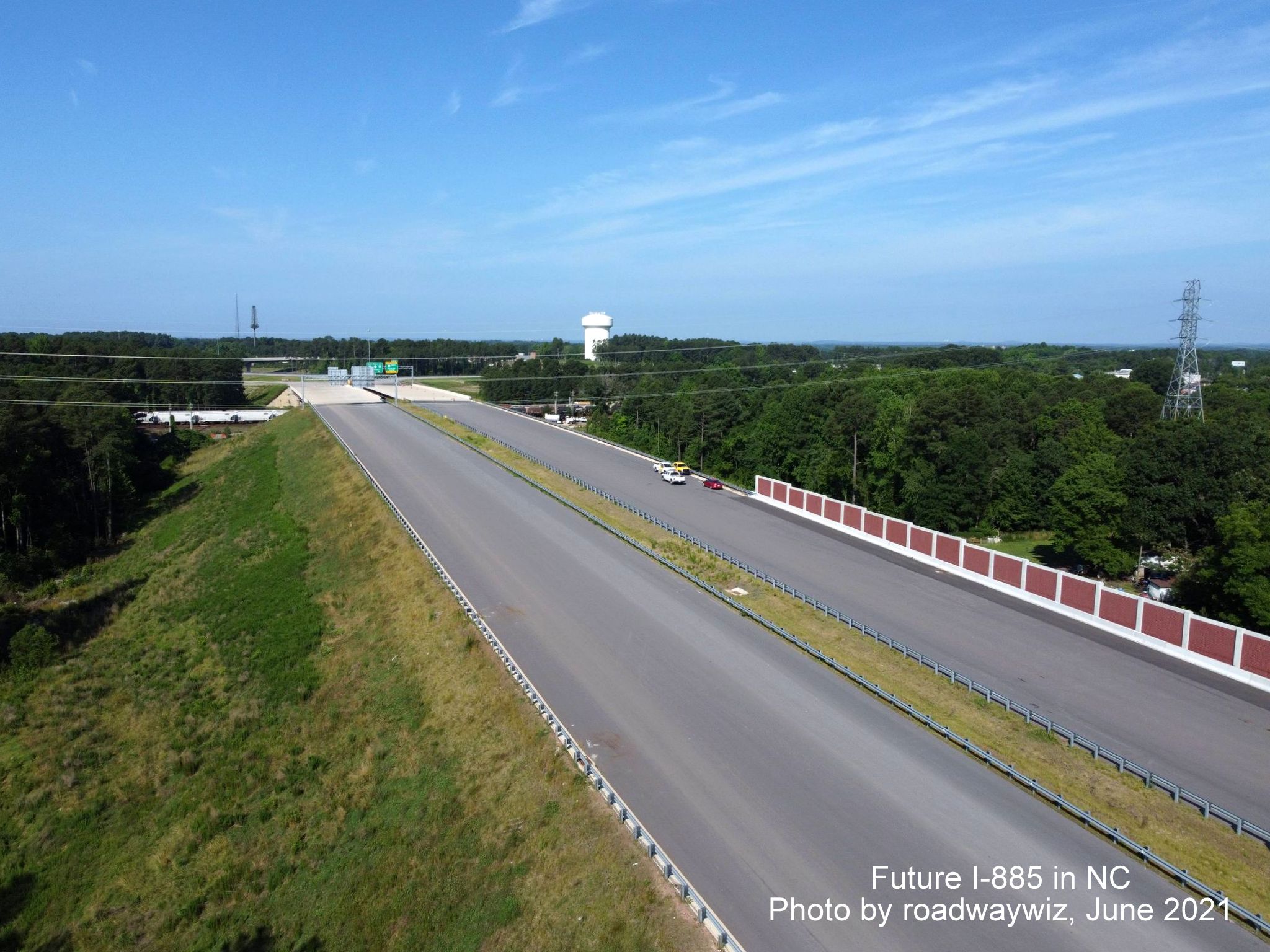 Image taken looking closely at the unopened I-885/East End Connector roadway in Durham, by roadwaywiz, June 2021