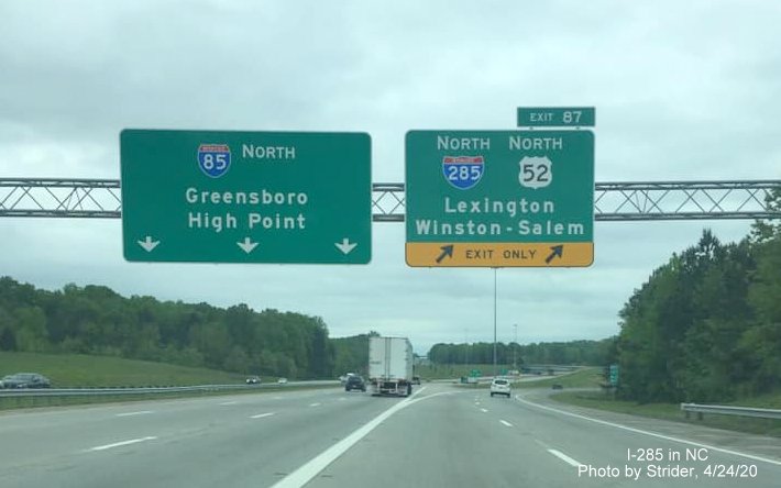 Image of overhead ramp signage for I-285/US 52 North exit on I-85 North in Lexington, by Strider, April 2020