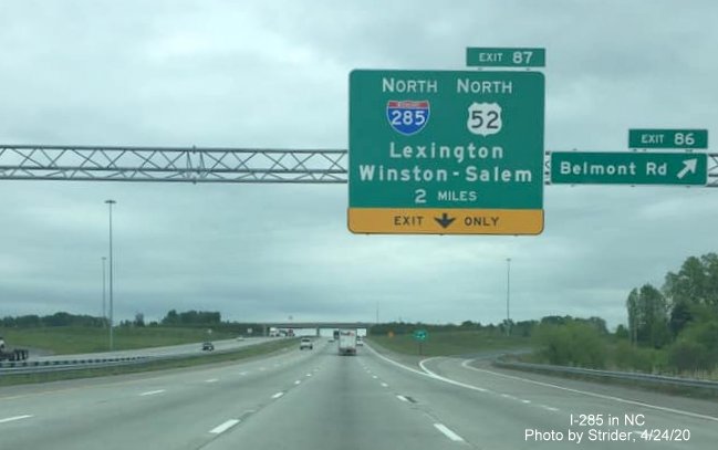 Image of newly placed 2-mile advance sign for North I-285/US 52 exit (missing references to US 29 and US 70) on I-85 North in Lexington, by Strider, April 2020
