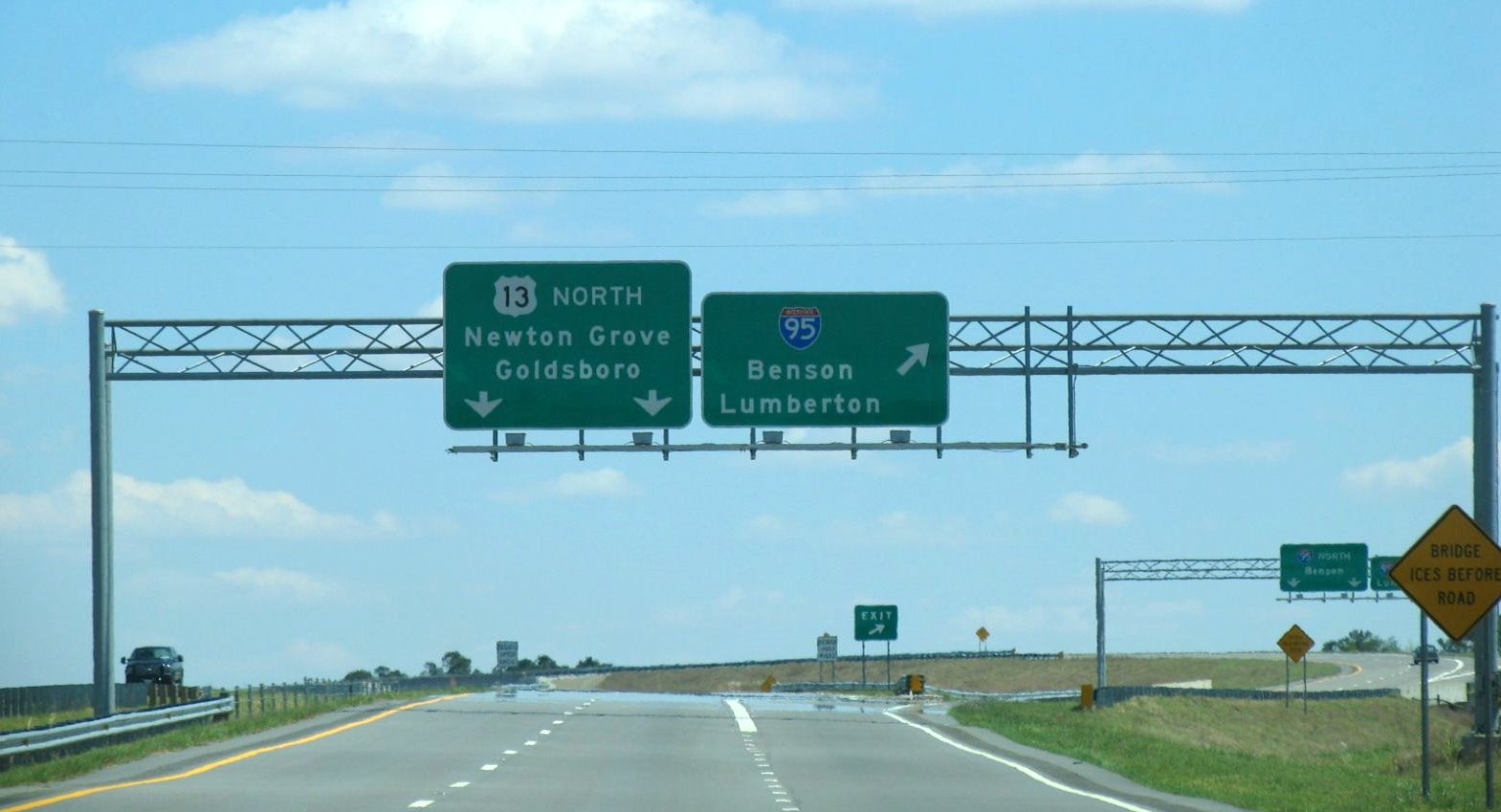 I-295 Fayetteville Outer Loop, I-95 interchange signage, image by Adam 
Prince.