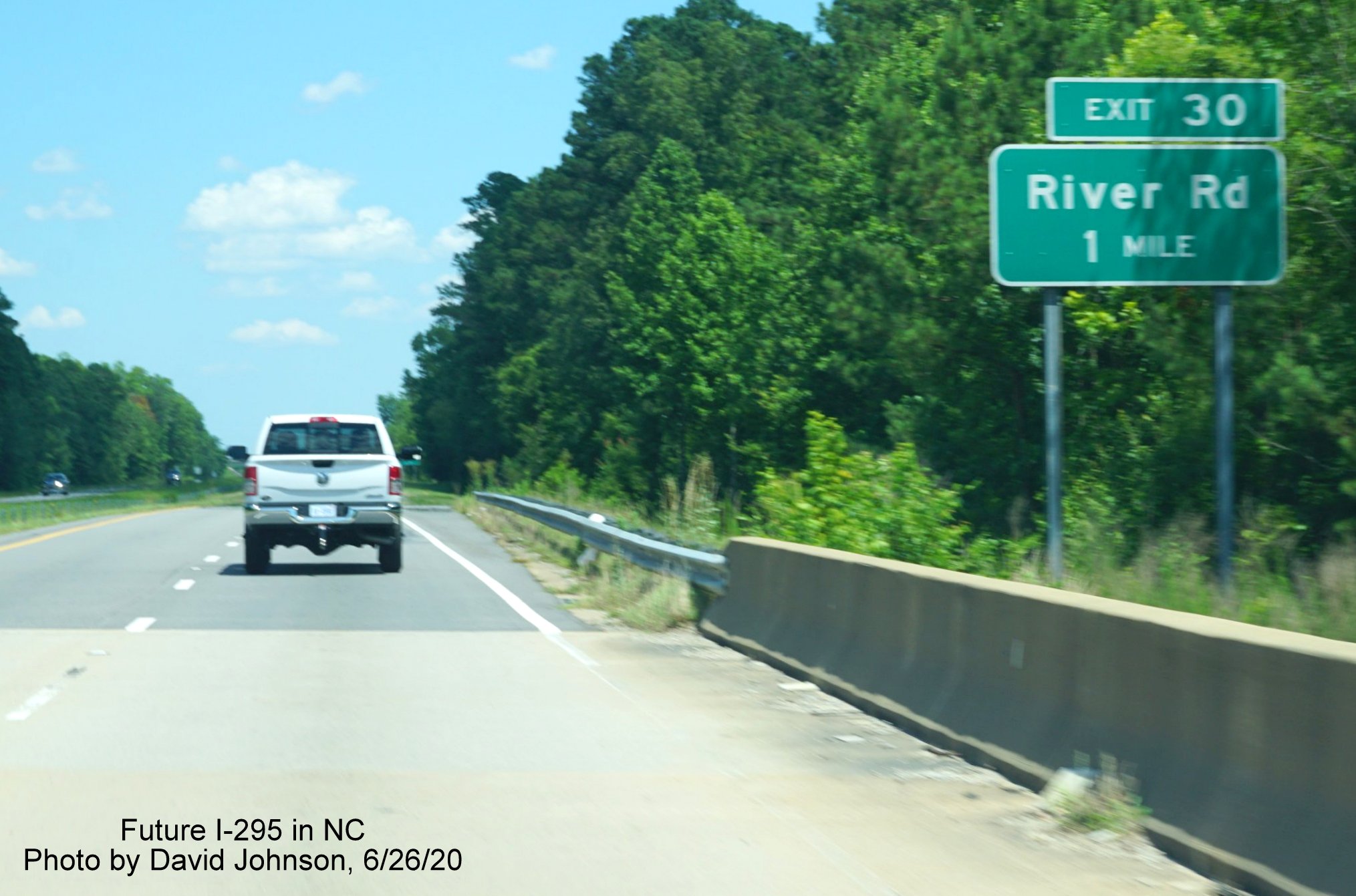 Image of ground mounted 1-Mile advance sign for River Road on I-295 North, by David Johnson June 2020