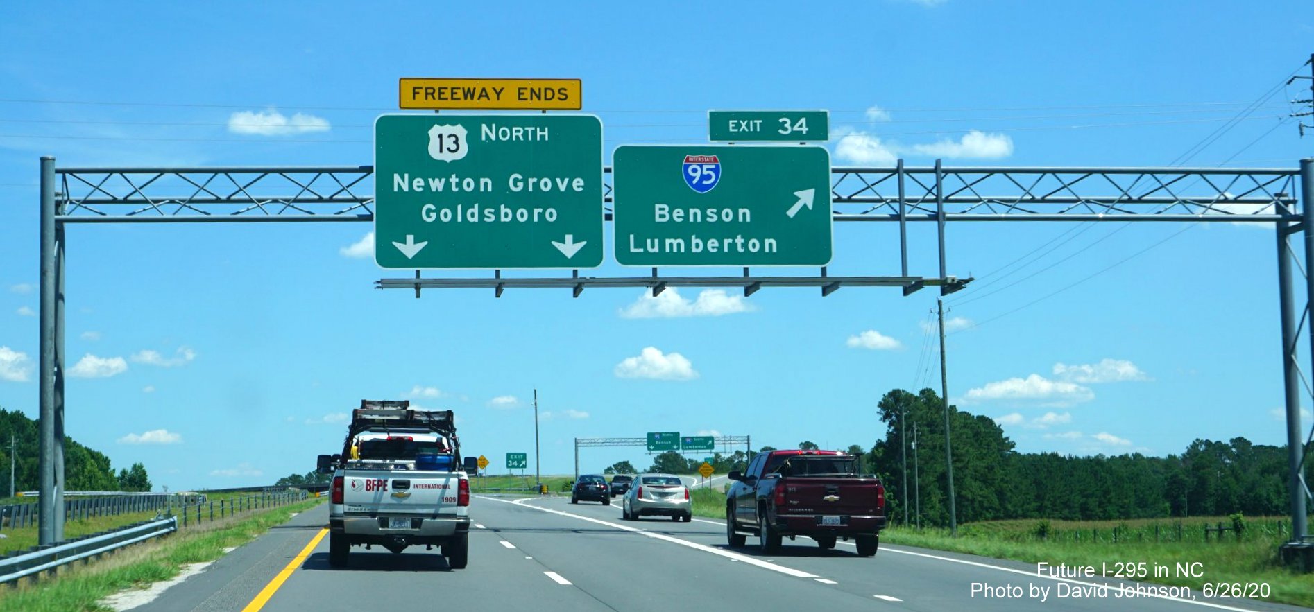 Image of overhead signage at I-95 exit ramp on I-295 North, by David Johnson June 2020