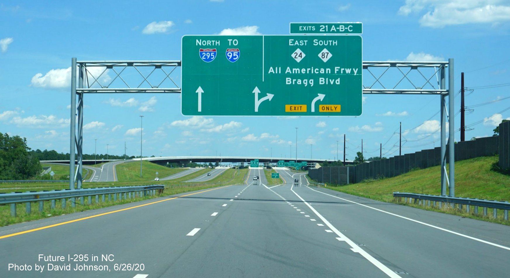 Image of overhead ramp sign for All American Freeway/Bragg Blvd exit with I-295 shield, by David Johnson June 2020