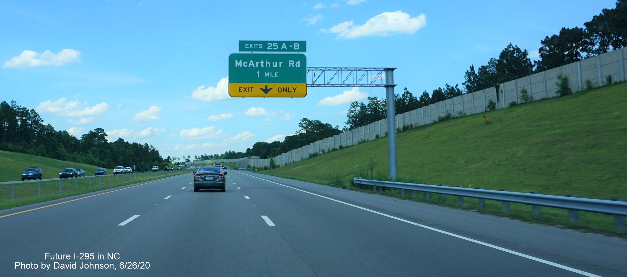 Image of the overhead 1-Mile advance sign for the McArthur Road exit on I-295 North, by David Johnson June 2020