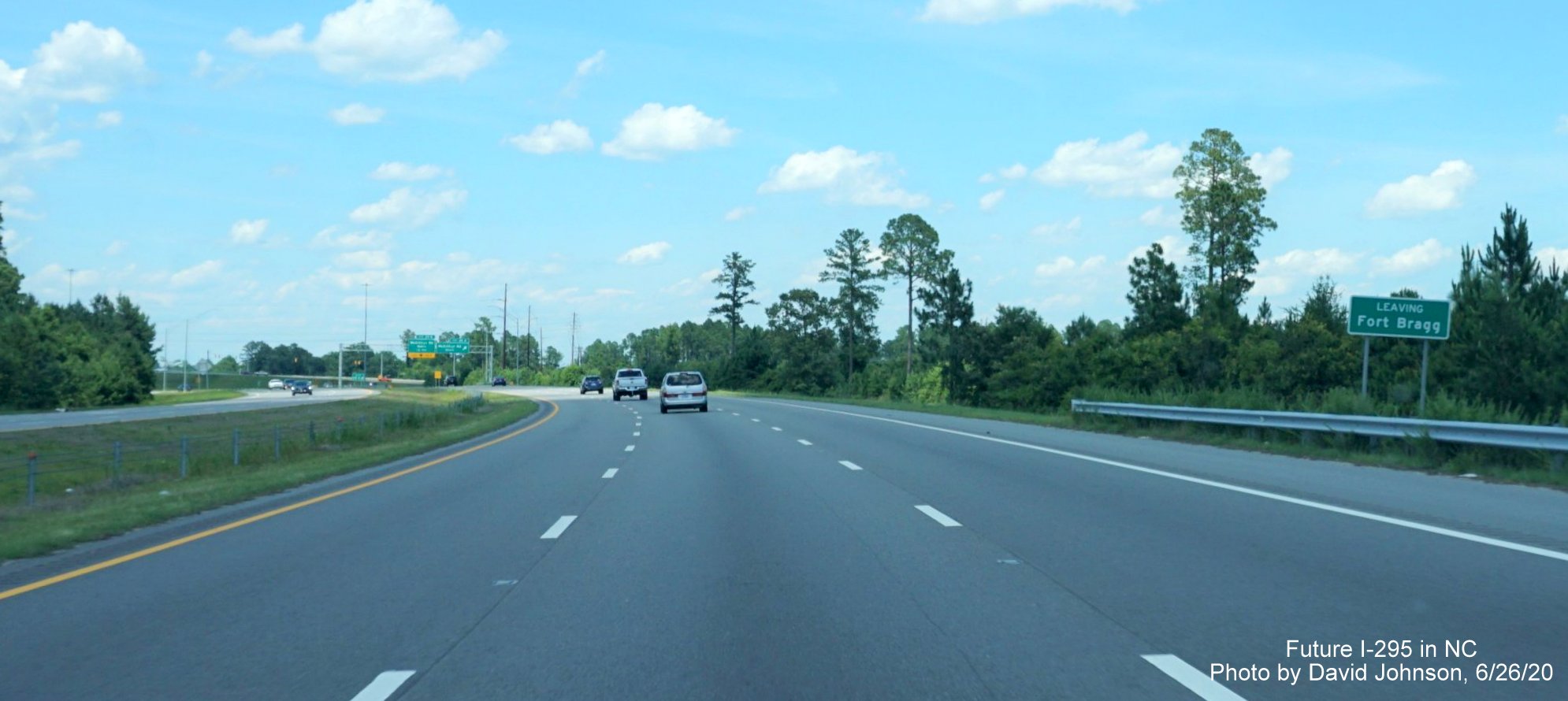 Image of the ground mounted guide sign for Leaving Fort Bragg on I-295 North in Fayetteville, by David Johnson June 2020
