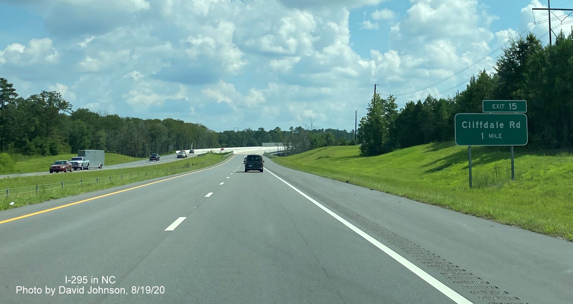 Image of 1-mile ground mounted advance sign for Cliffdale Road, no longer with All Traffic Must Exit banner
        on I-295 South in Fayetteville, by David Johnson August 2020