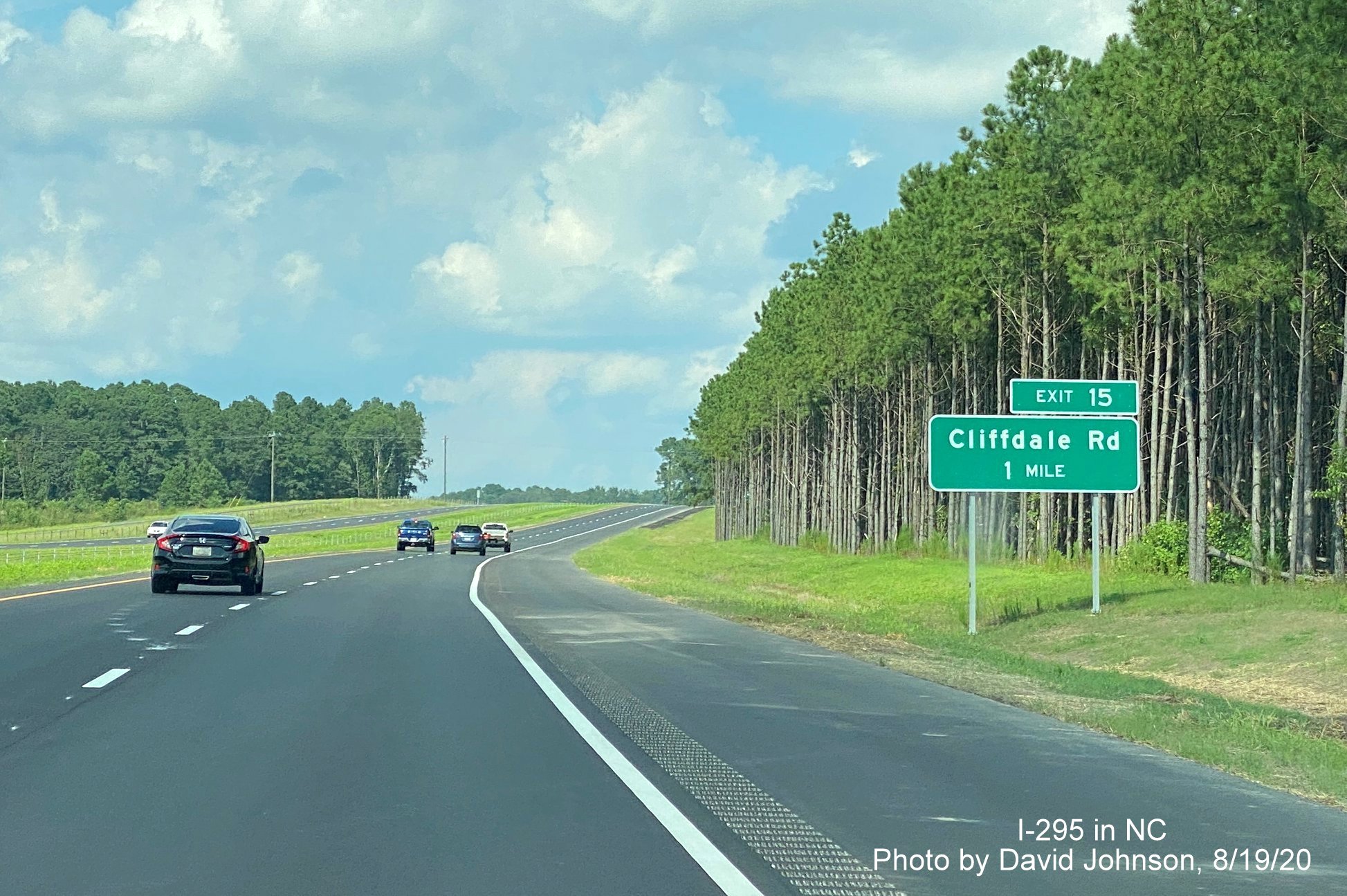 Image of 1-Mile advance ground mounted sign for Cliffdale Road exit on newly opened section of North 
        I-295 in Fayetteville, photo by David Johnson August 2020