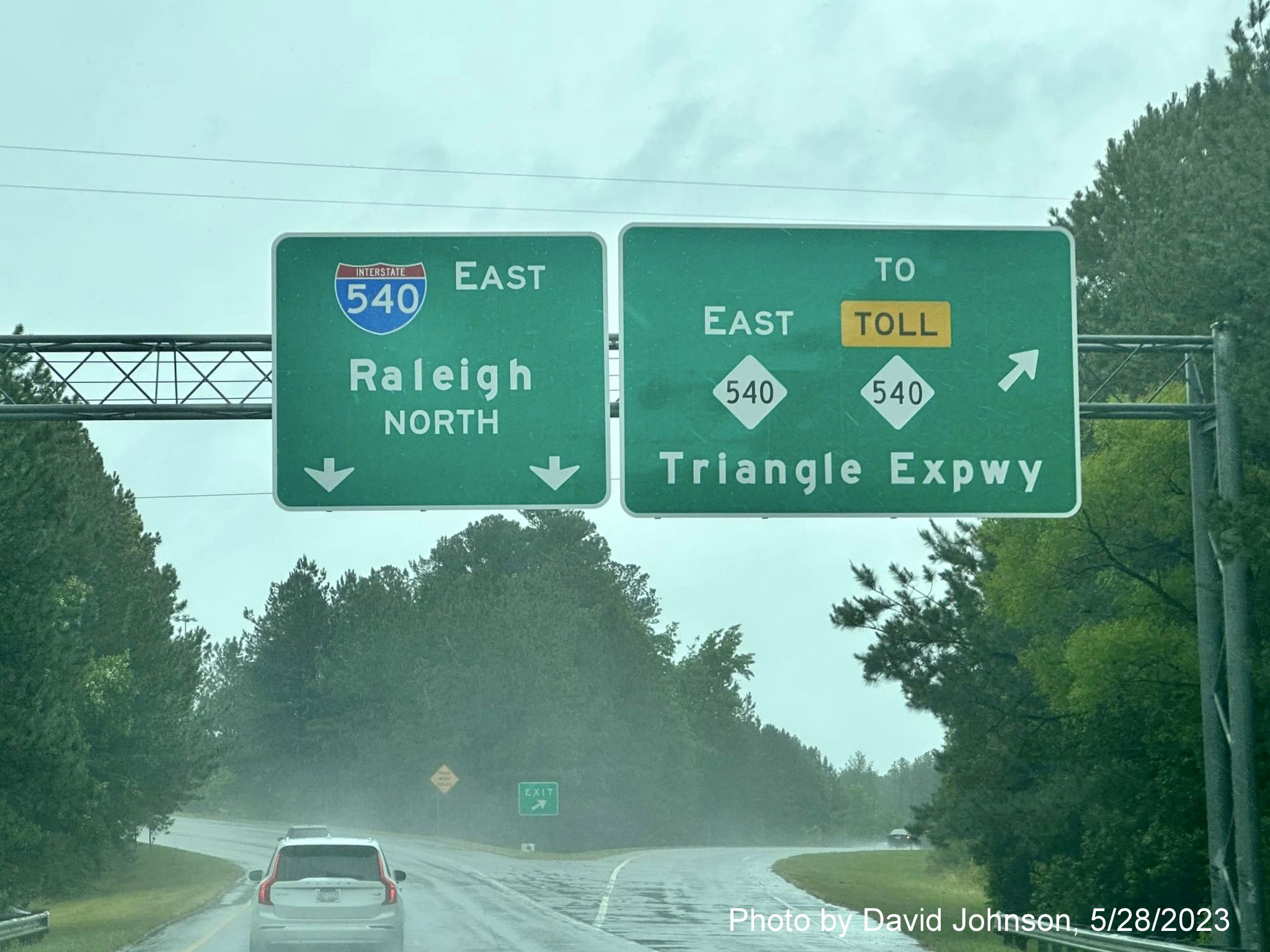 I-540 and NC 540 East signage recently placed on ramp from I-40 East in Durham, photo by David Johnson, May 2023
