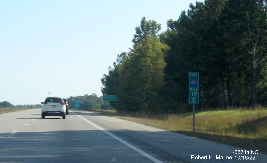 Image of I-587 East 19 1/2 Mile Marker after ramp from I-95 North in Wilson, October 2022