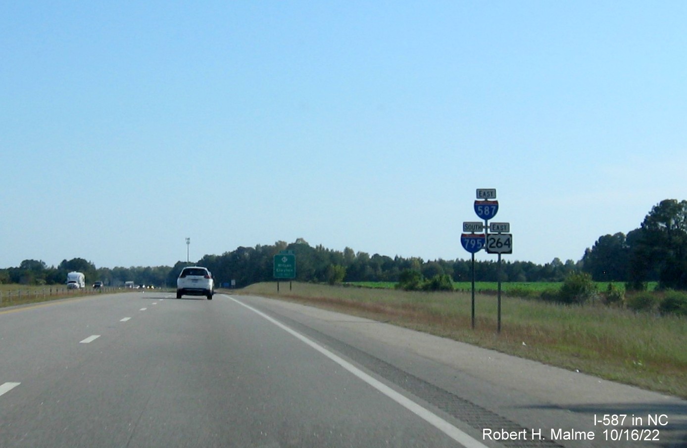 Image of East I-587/South I-795/East US 264 reassurance markers after ramp from I-95 North in Wilson, October 2022