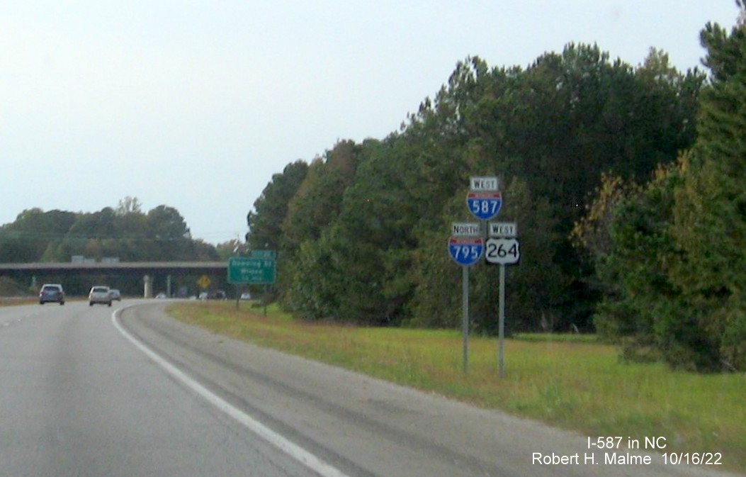 Image of West I-587/US 264 and I-795 North reassurance markers prior to merge of I-795 North in Wilson, October 2022