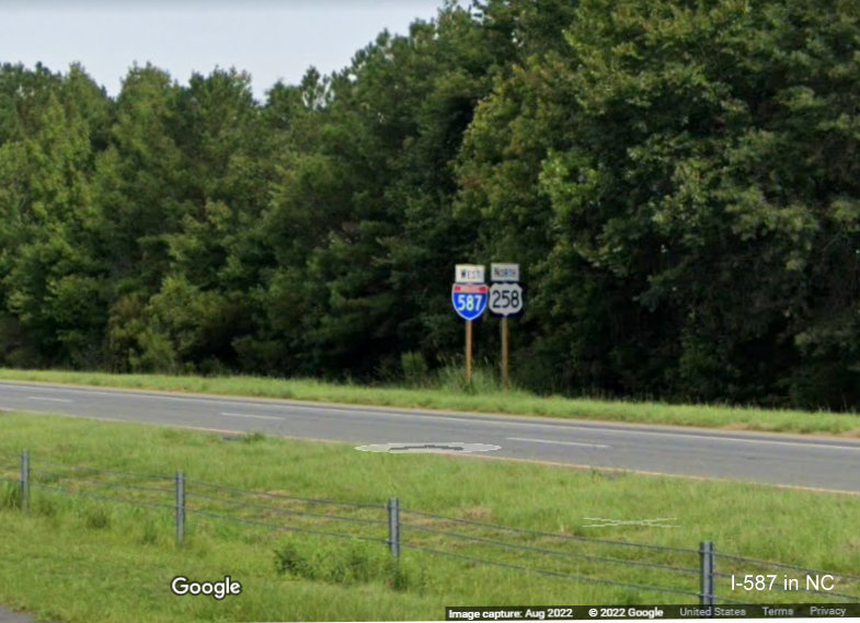 Image of West I-587 and US 258 North reassurance markers in Farmville, Google Maps Street View, August 2022