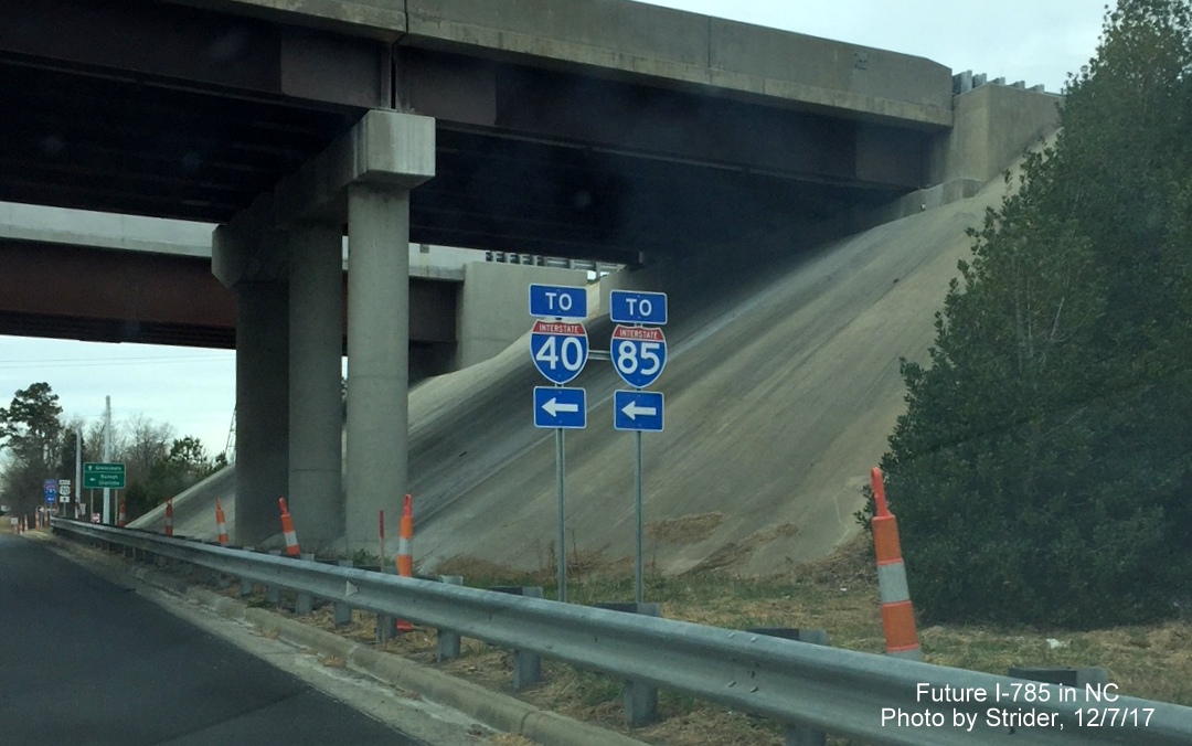 Image of preexisting To I-40/I-85 trailblazers on US 70 East at Greensboro Loop South on-ramp, by Strider
