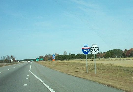 Photo of exit signage along US 264 West portion of I-795 in Dec. 2007