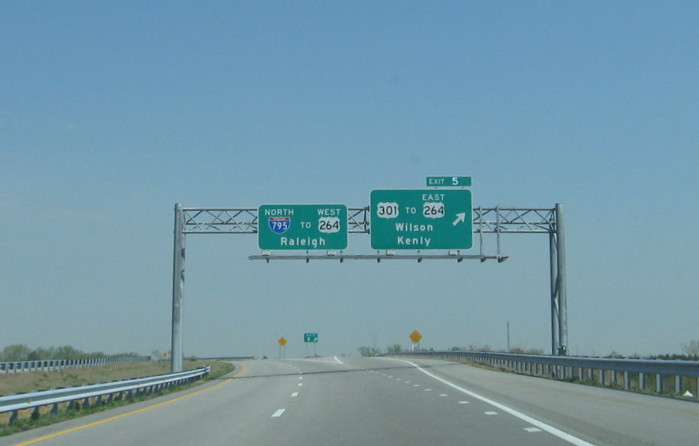Photo of new I-795 sign at interchange with US 264 northbound in Apr. 2010