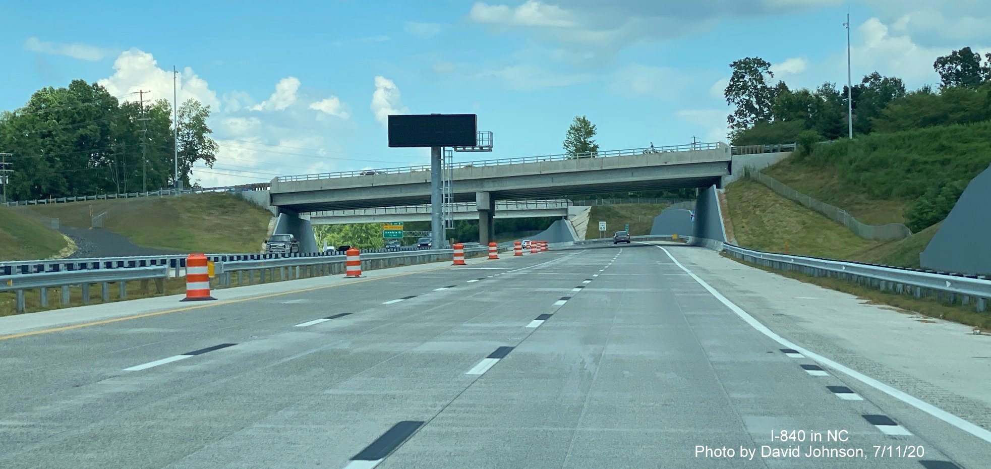 Image of lane narrowing along I-840 East Greensboro Loop approaching current end at Lawndale Drive, by David Johnson July 2020