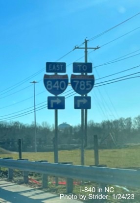 Image of new East I-840 to I-785 trailblazer on North Elm Street for new section of Greensboro Urban Loop, photo by Strider, January 2023