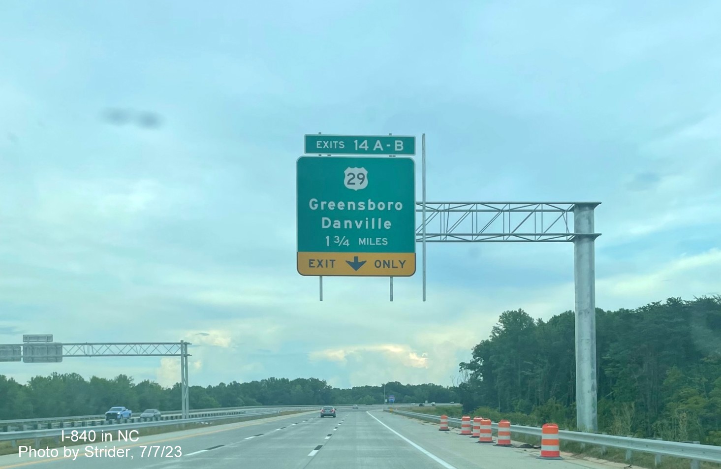 Image of newly placed 1 3/4 Miles advance overhead sign for the US 29 (Future I-785 North) exits on I-840 East, photo by Strider, July 2023