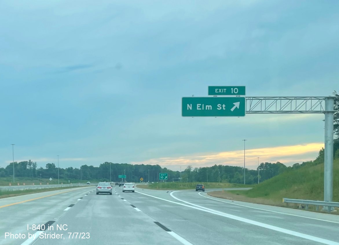 Image of newly placed ramp sign for the North Elm Street exit on I-840/Greensboro Loop West, photo by Strider, July 2023