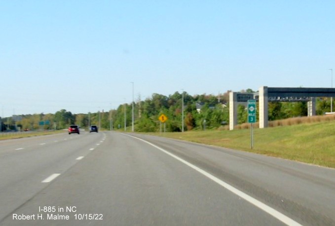 Image of North NC 885 mile marker in Research Triangle Park, October 2022