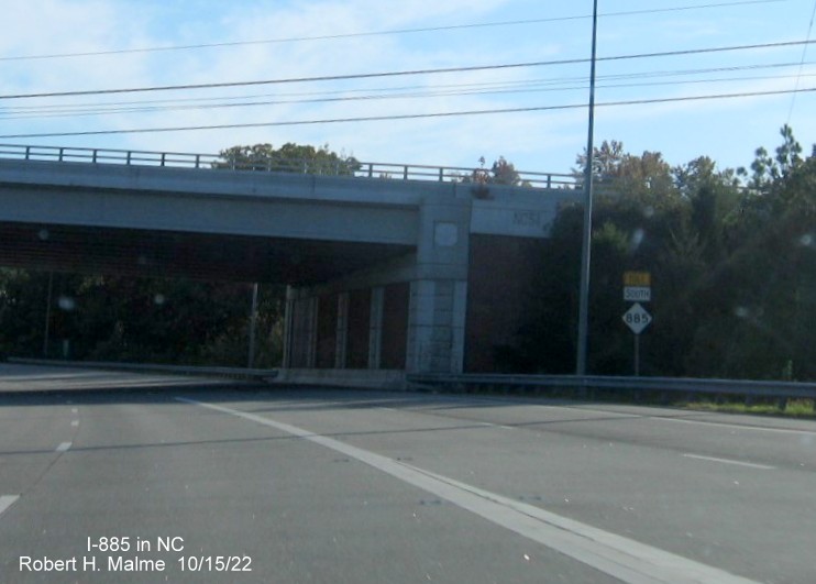 Image of the first South Toll NC 885 reassurance marker after the I-40 exit in Research Triangle Park, October 2022