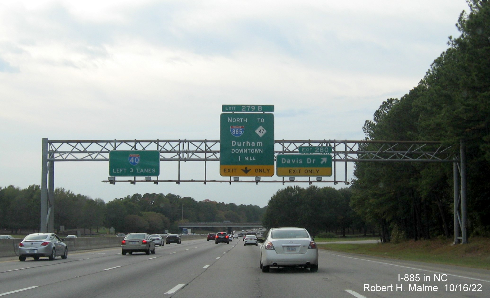 Image of 1 mile advance sign for new I-885/Durham Freeway exit on I-40 West in Durham, October 2022