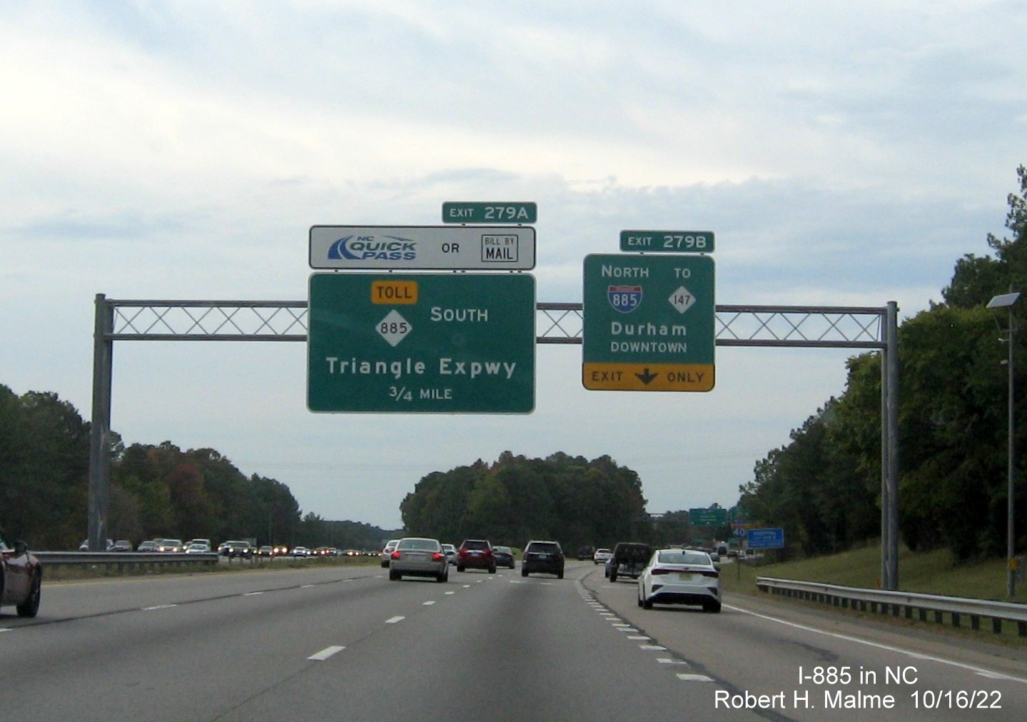 Image of 1/2 mile advance sign for new I-885/Durham Freeway exit on I-40 West in Durham, October 2022