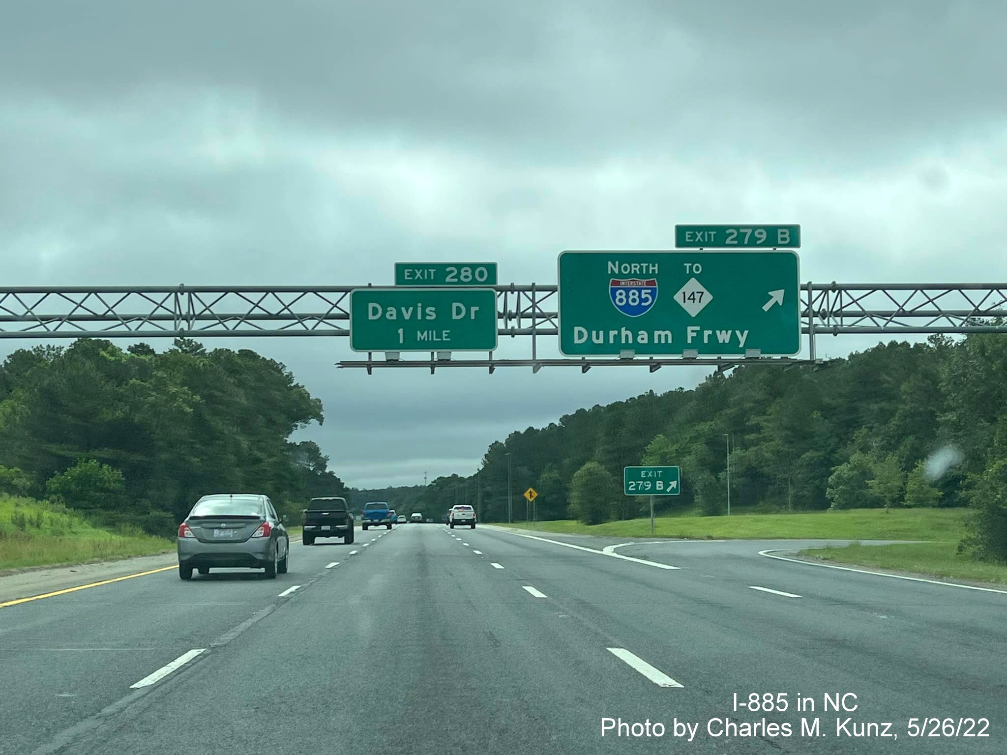 Image of new I-885 exit sign along I-40 East in Durham, by Charles M. Kunz, May 2022