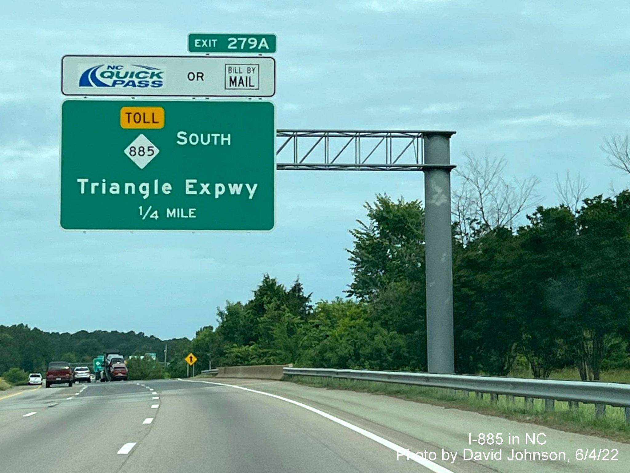 Image of new 1/4 mile advance signage with NC 885 shield for Triangle Expressway exit on I-40 West, by David Johnson, June 2022