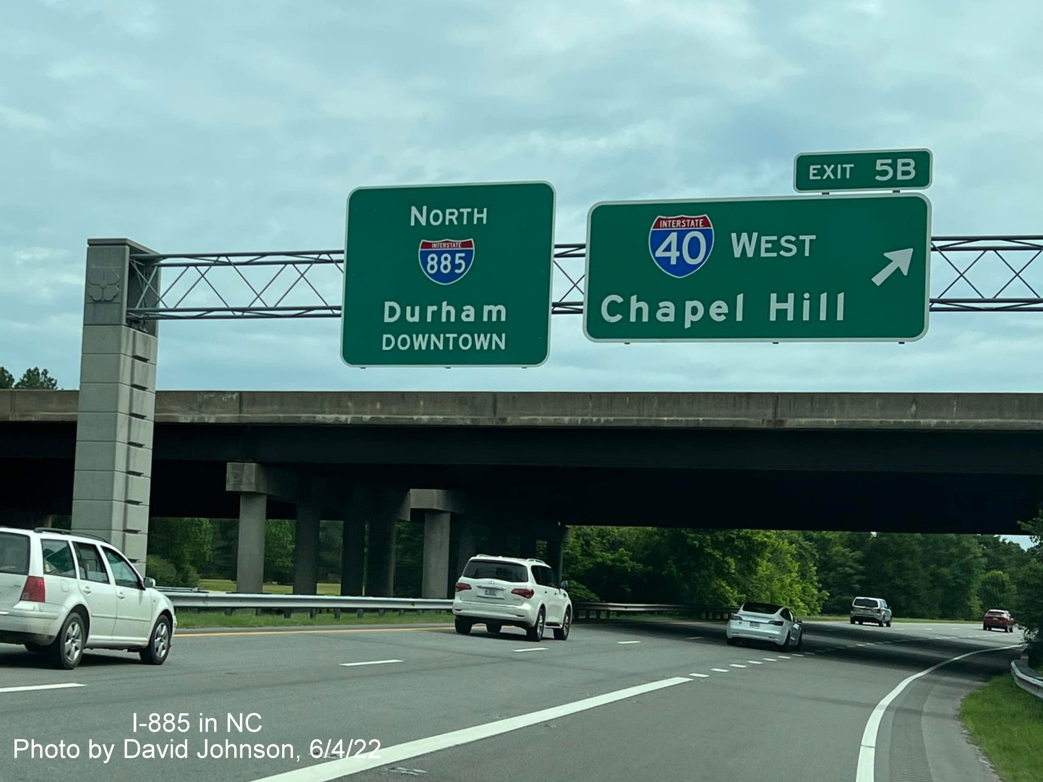 Image of new pull thru sign with I-885 shield at start of the Durham Freeway, by David Johnson, June 2022