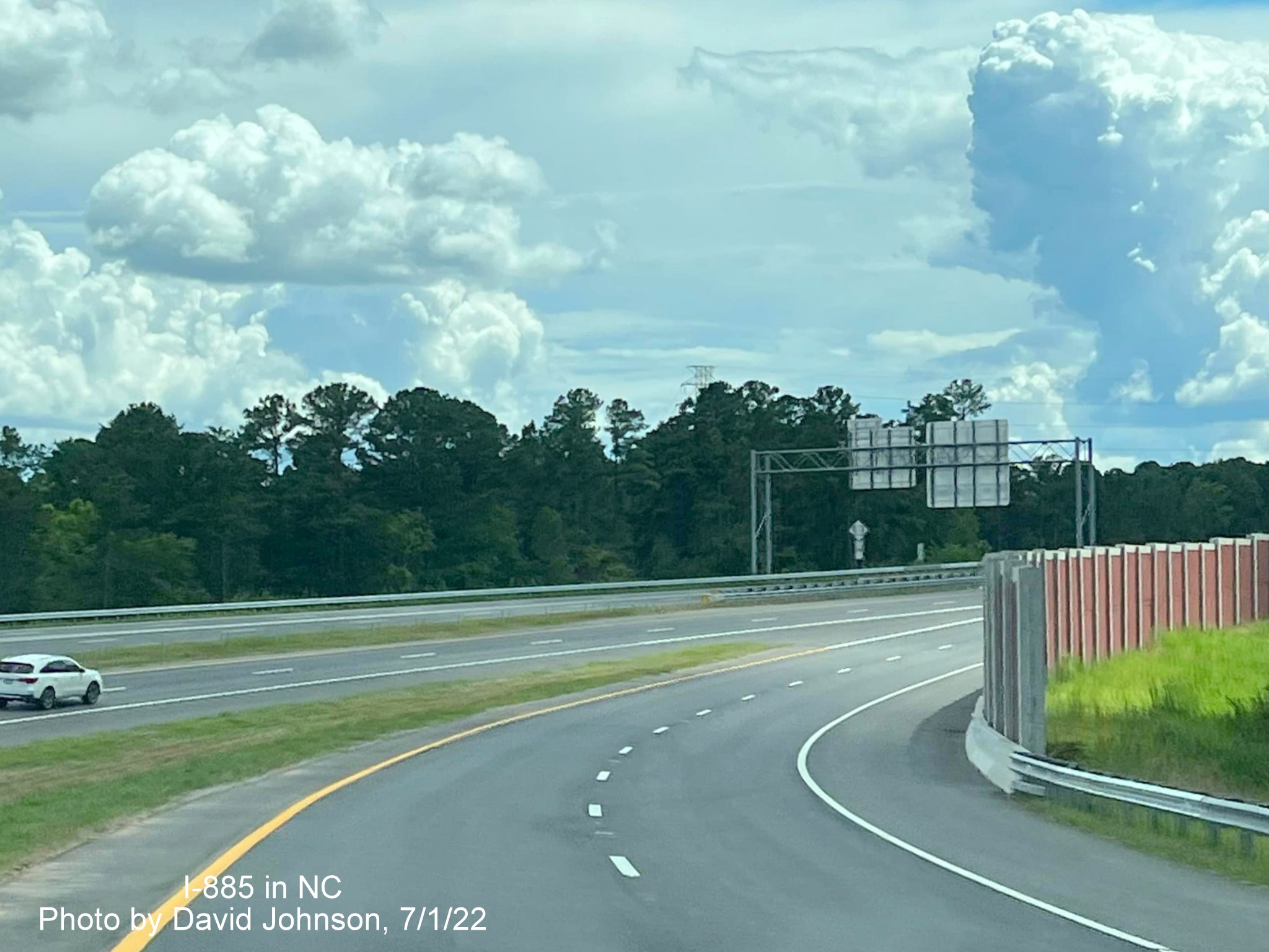 Image of merging of US 70 East and I-885 South ramps on East End Connector in Durham, by David Johnson July 2022
