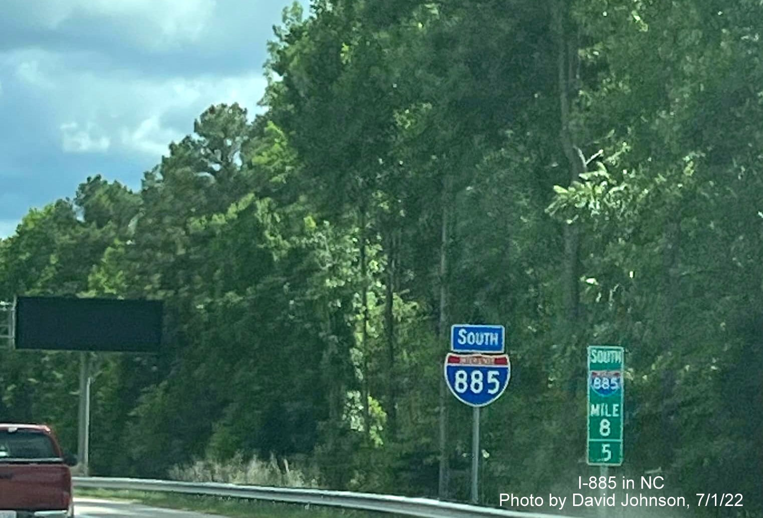 Image of South I-885 reassurance marker and new 8.5 mile marker in Durham, by David Johnson July 2022