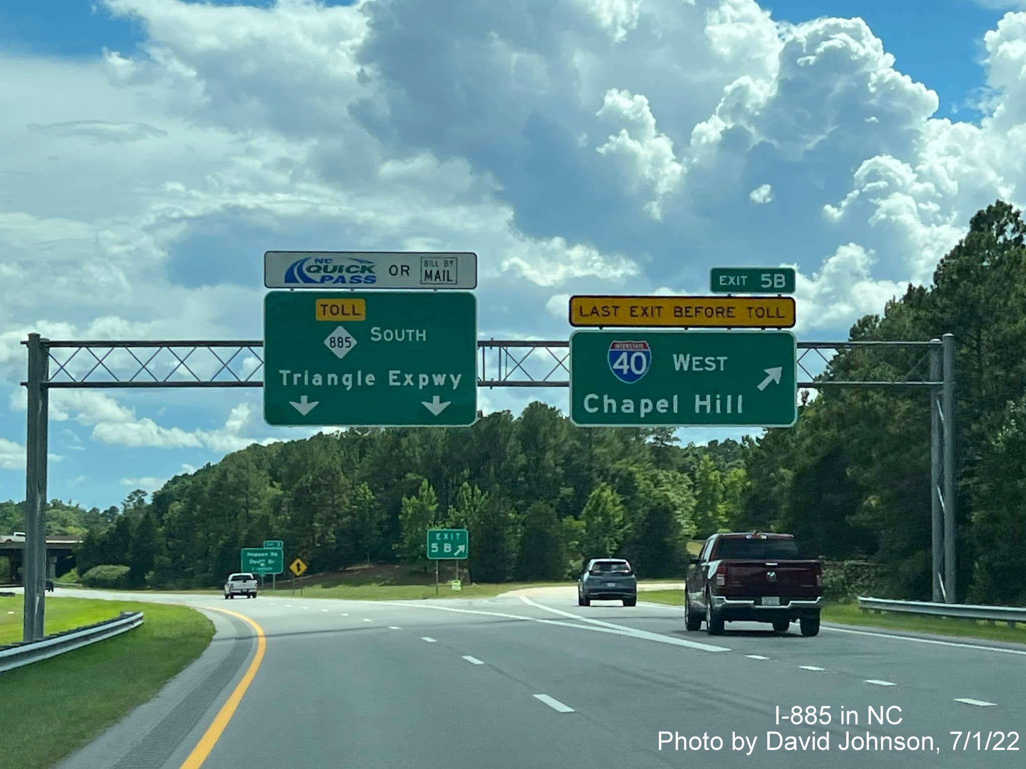 Image of NC 885 pull through sign at I-40 West exit at start of Triangle Expressway south in Durham, by David Johnson July 2022