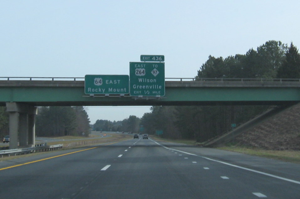 Photo of exit signage for junction of US 64 and US 264 in January 2010